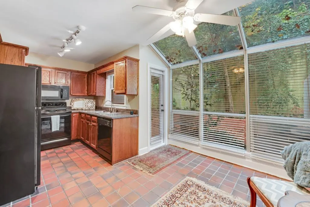 7500 Roswell Road Unit 84, Sandy Springs, Georgia 30350, 2 Bedrooms Bedrooms, ,2 BathroomsBathrooms,Residential,Sold,7500 Roswell Road Unit 84,6807842