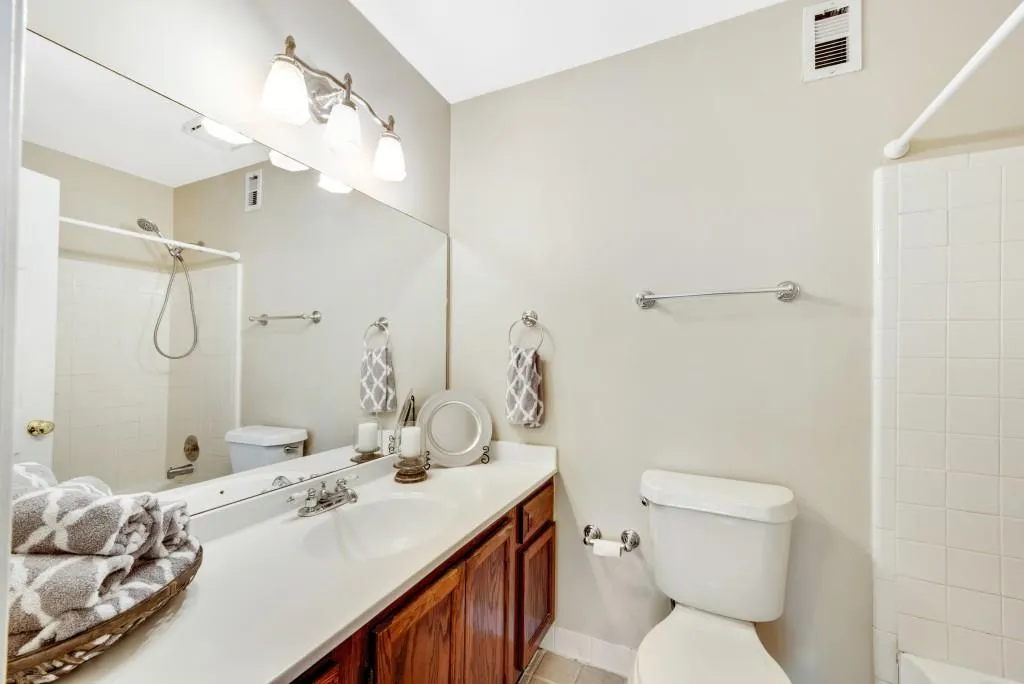 7500 Roswell Road Unit 84, Sandy Springs, Georgia 30350, 2 Bedrooms Bedrooms, ,2 BathroomsBathrooms,Residential,Sold,7500 Roswell Road Unit 84,6807842