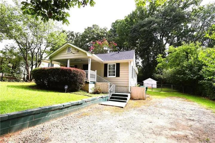771 Mclendon Drive, Scottdale, Georgia 30079