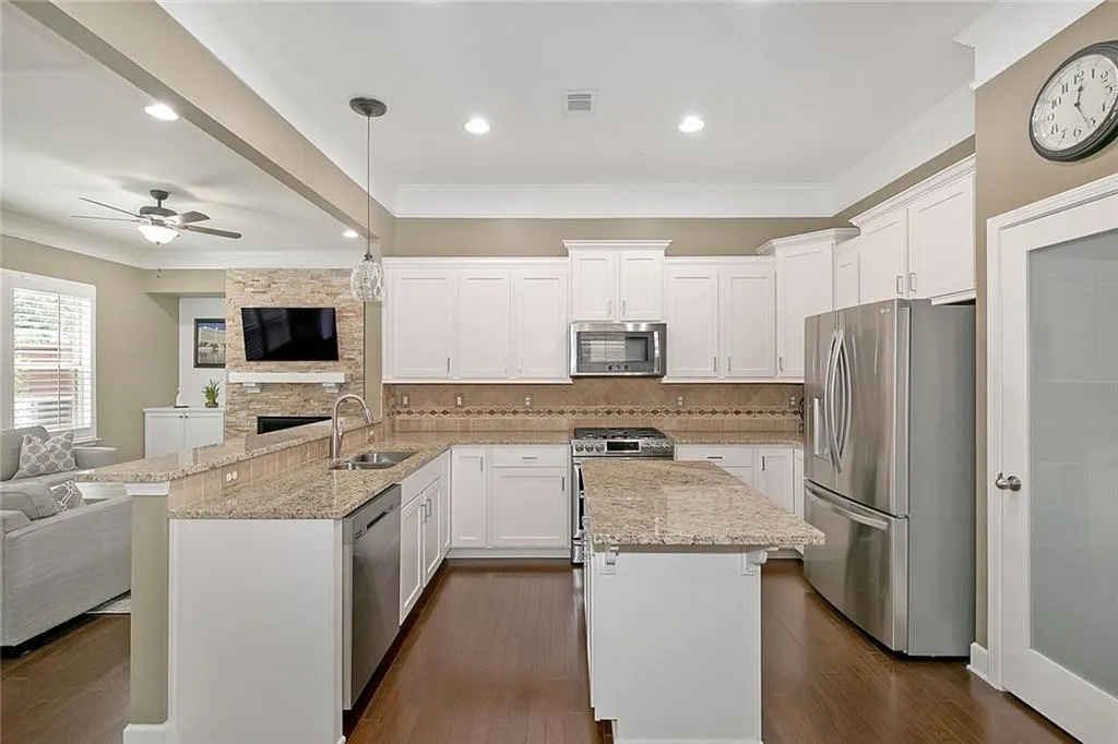 153 Barkley Lane, Sandy Springs, Georgia 30328, 3 Bedrooms Bedrooms, ,2 BathroomsBathrooms,Residential,Sold,153 Barkley Lane,6791838