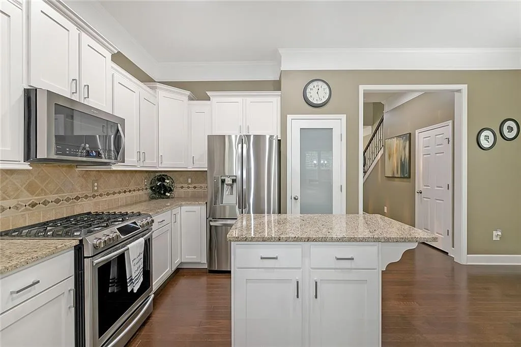 153 Barkley Lane, Sandy Springs, Georgia 30328, 3 Bedrooms Bedrooms, ,2 BathroomsBathrooms,Residential,Sold,153 Barkley Lane,6791838