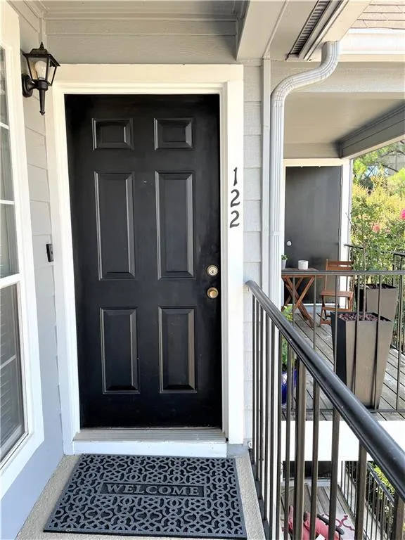 122 Granville Court, Atlanta, Georgia 30328, 2 Bedrooms Bedrooms, ,2 BathroomsBathrooms,Residential,Sold,122 Granville Court,6910037