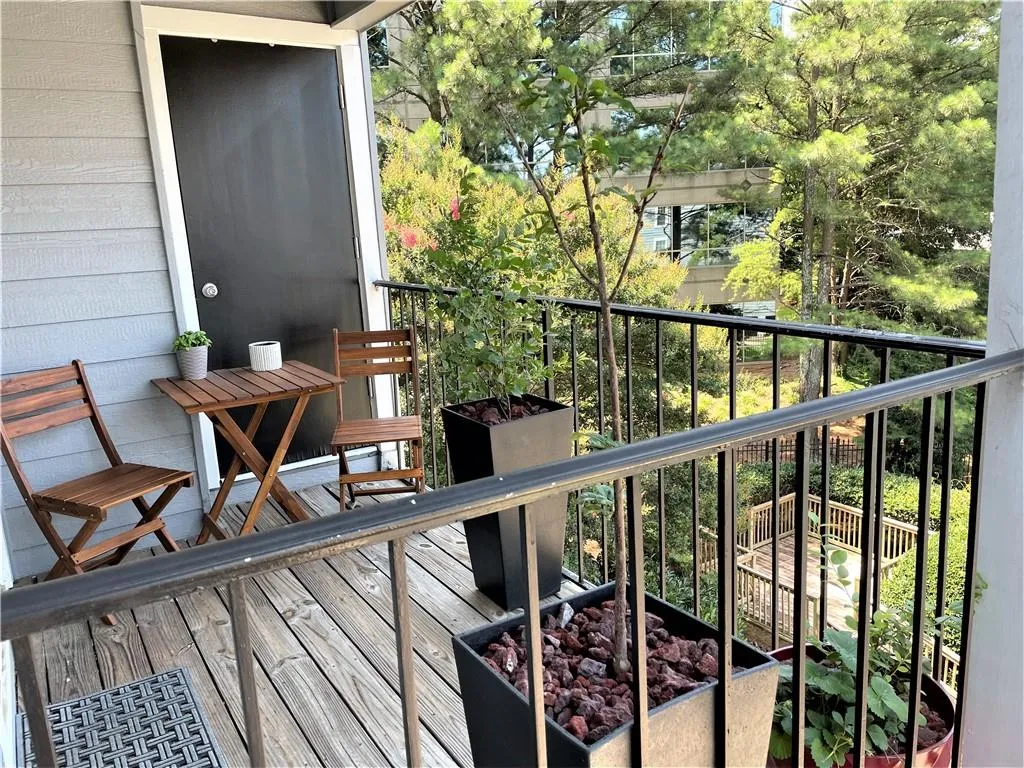 122 Granville Court, Atlanta, Georgia 30328, 2 Bedrooms Bedrooms, ,2 BathroomsBathrooms,Residential,Sold,122 Granville Court,6910037