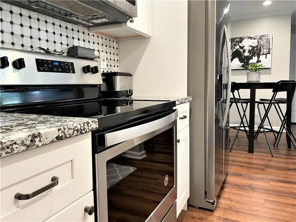 122 Granville Court, Atlanta, Georgia 30328, 2 Bedrooms Bedrooms, ,2 BathroomsBathrooms,Residential,Sold,122 Granville Court,6910037