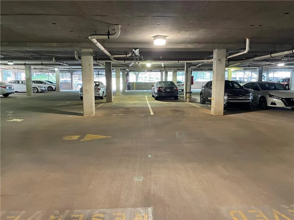 122 Granville Court, Atlanta, Georgia 30328, 2 Bedrooms Bedrooms, ,2 BathroomsBathrooms,Residential,Sold,122 Granville Court,6910037