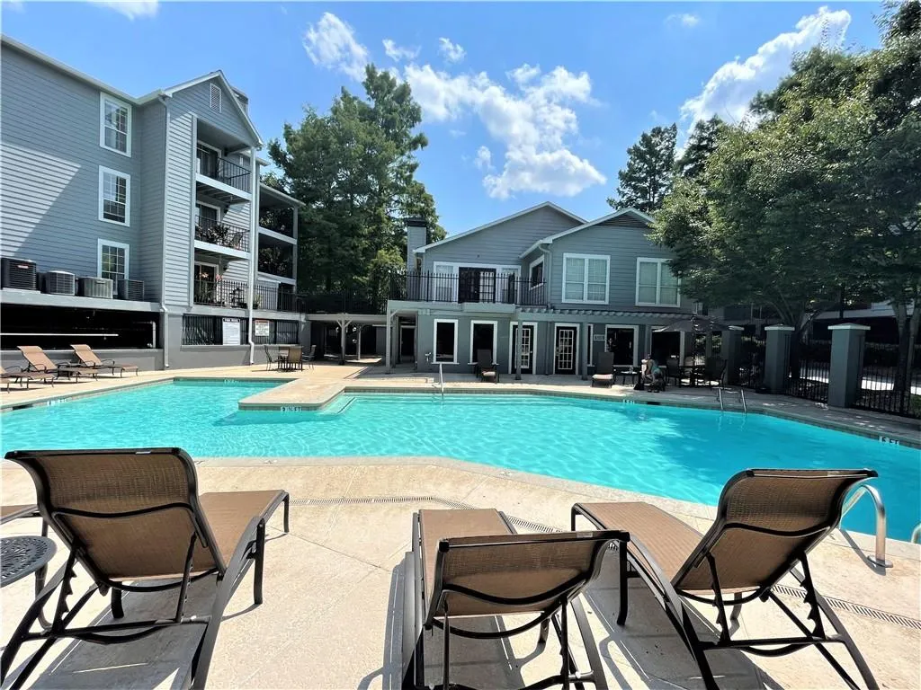 122 Granville Court, Atlanta, Georgia 30328, 2 Bedrooms Bedrooms, ,2 BathroomsBathrooms,Residential,Sold,122 Granville Court,6910037