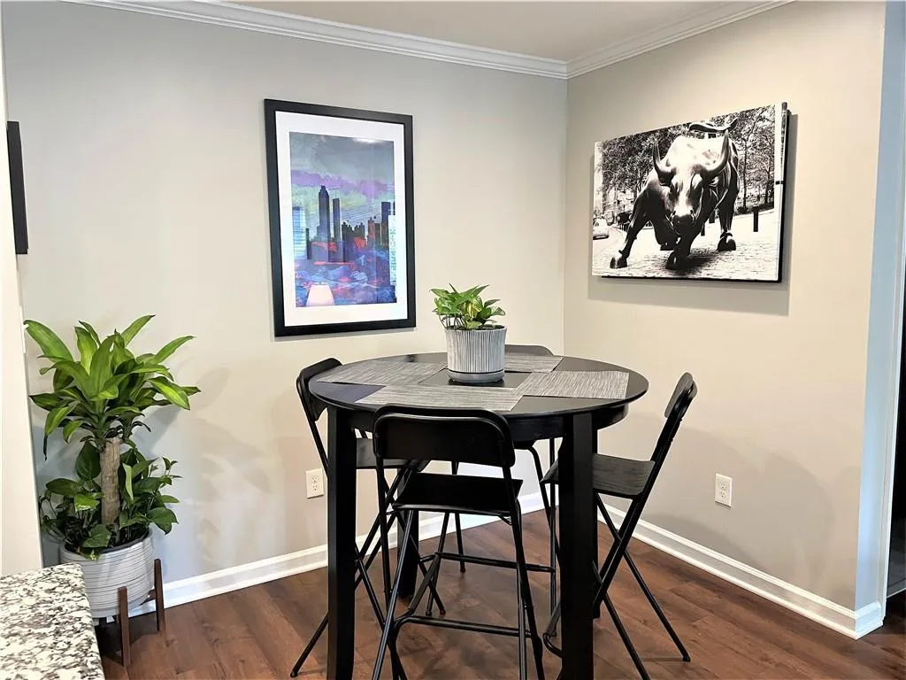 122 Granville Court, Atlanta, Georgia 30328, 2 Bedrooms Bedrooms, ,2 BathroomsBathrooms,Residential,Sold,122 Granville Court,6910037