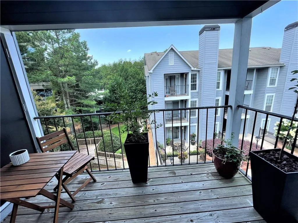 122 Granville Court, Atlanta, Georgia 30328, 2 Bedrooms Bedrooms, ,2 BathroomsBathrooms,Residential,Sold,122 Granville Court,6910037