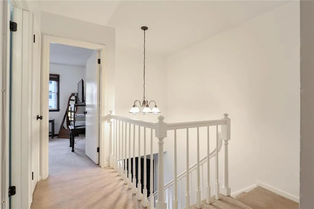 6520 Roswell Road Unit 9, Atlanta, Georgia 30328, 3 Bedrooms Bedrooms, ,2 BathroomsBathrooms,Residential,Sold,6520 Roswell Road Unit 9,6098889