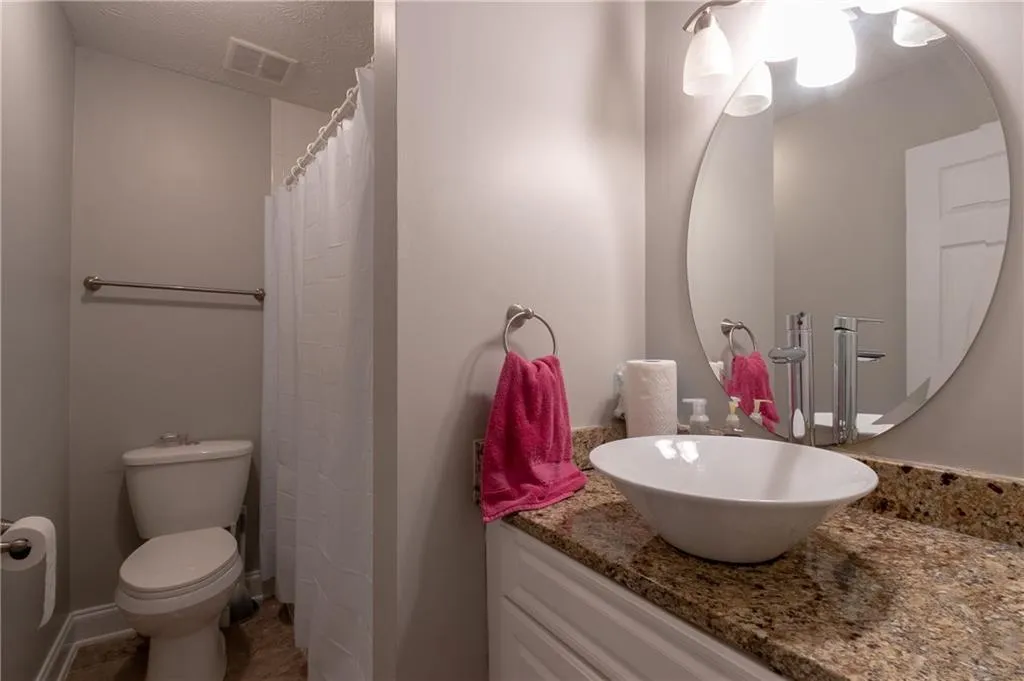 6980 Roswell Road Unit H1, Atlanta, Georgia 30328, 3 Bedrooms Bedrooms, ,2 BathroomsBathrooms,Residential,Sold,6980 Roswell Road Unit H1,6693280