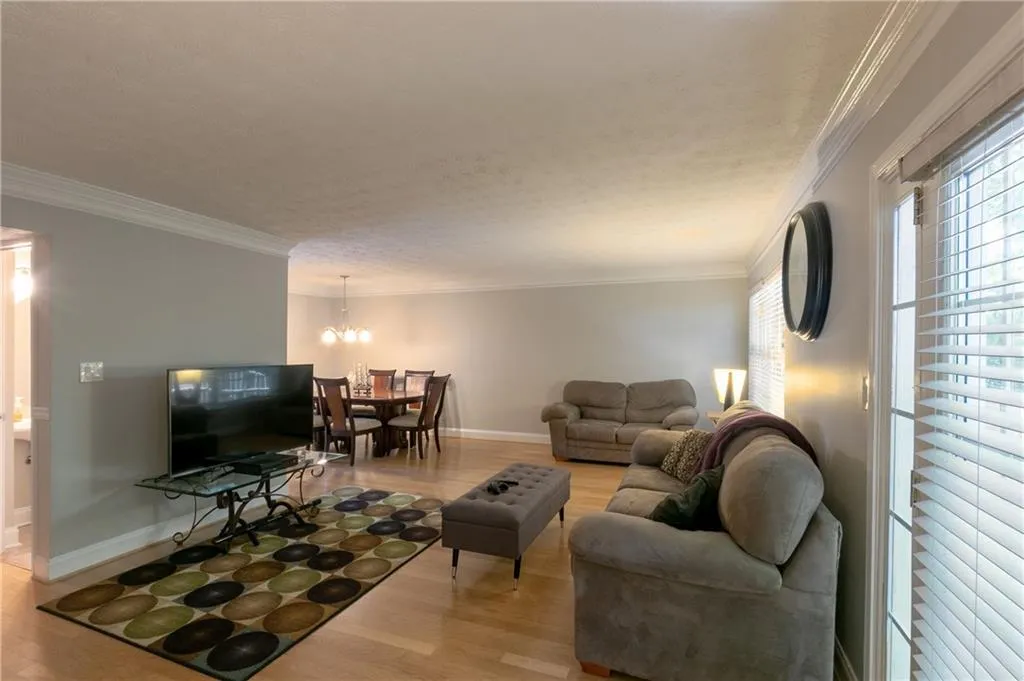 6980 Roswell Road Unit H1, Atlanta, Georgia 30328, 3 Bedrooms Bedrooms, ,2 BathroomsBathrooms,Residential,Sold,6980 Roswell Road Unit H1,6693280