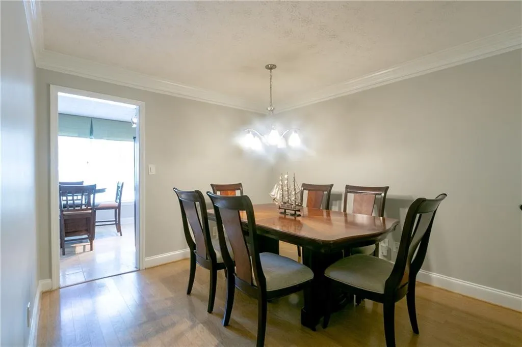 6980 Roswell Road Unit H1, Atlanta, Georgia 30328, 3 Bedrooms Bedrooms, ,2 BathroomsBathrooms,Residential,Sold,6980 Roswell Road Unit H1,6693280