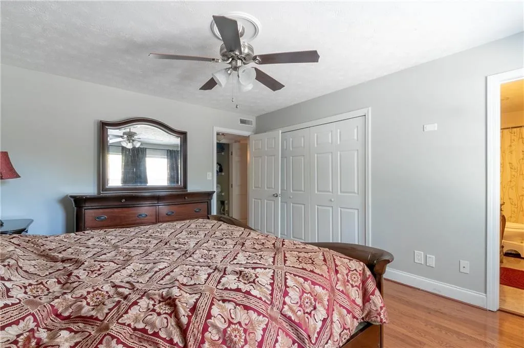 6980 Roswell Road Unit H1, Atlanta, Georgia 30328, 3 Bedrooms Bedrooms, ,2 BathroomsBathrooms,Residential,Sold,6980 Roswell Road Unit H1,6693280