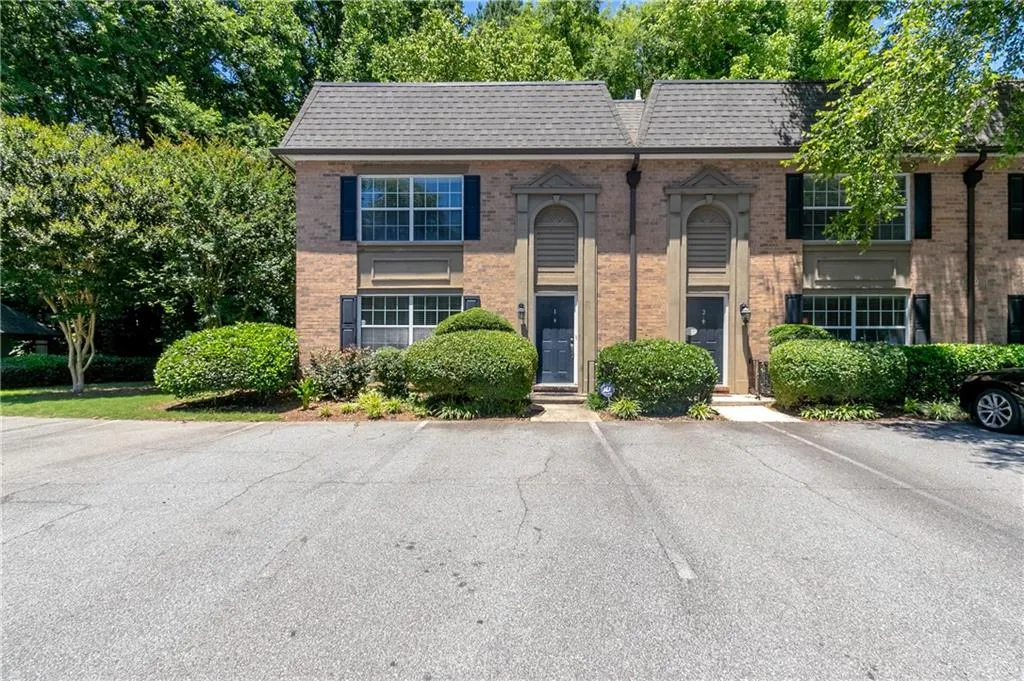 6980 Roswell Road Unit H1, Atlanta, Georgia 30328, 3 Bedrooms Bedrooms, ,2 BathroomsBathrooms,Residential,Sold,6980 Roswell Road Unit H1,6693280