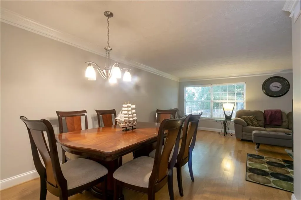 6980 Roswell Road Unit H1, Atlanta, Georgia 30328, 3 Bedrooms Bedrooms, ,2 BathroomsBathrooms,Residential,Sold,6980 Roswell Road Unit H1,6693280