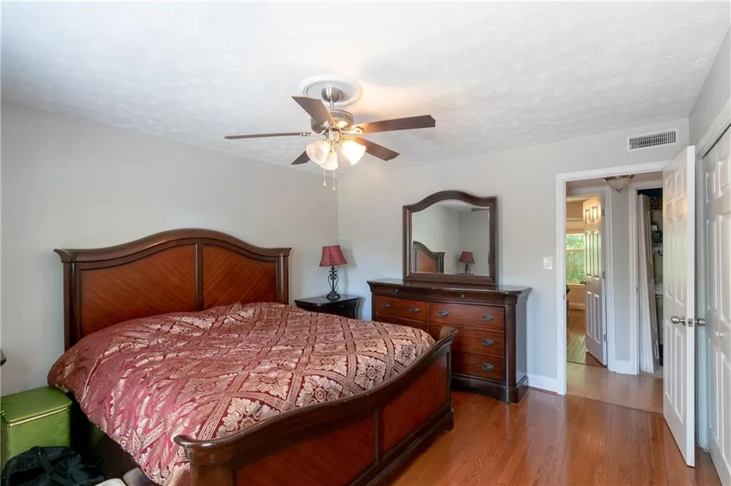 6980 Roswell Road Unit H1, Atlanta, Georgia 30328, 3 Bedrooms Bedrooms, ,2 BathroomsBathrooms,Residential,Sold,6980 Roswell Road Unit H1,6693280