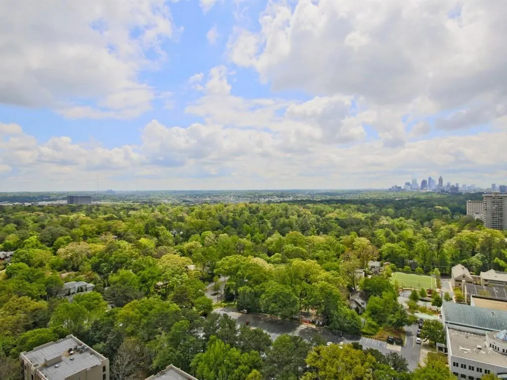 2795 Peachtree Road Ne Unit 2004, Atlanta, Georgia 30305, 2 Bedrooms Bedrooms, ,2 BathroomsBathrooms,Residential,Sold,2795 Peachtree Road Ne Unit 2004,5674623