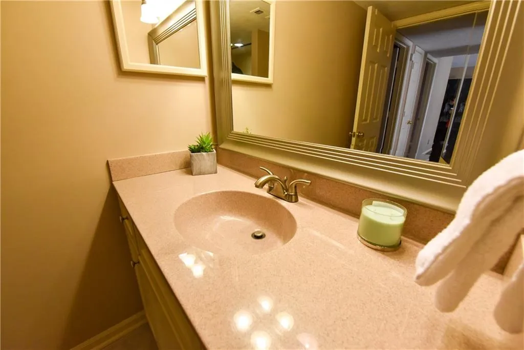 1105 Garden Court, Sandy Springs, Georgia 30328, 2 Bedrooms Bedrooms, ,2 BathroomsBathrooms,Residential,Sold,1105 Garden Court,6812539
