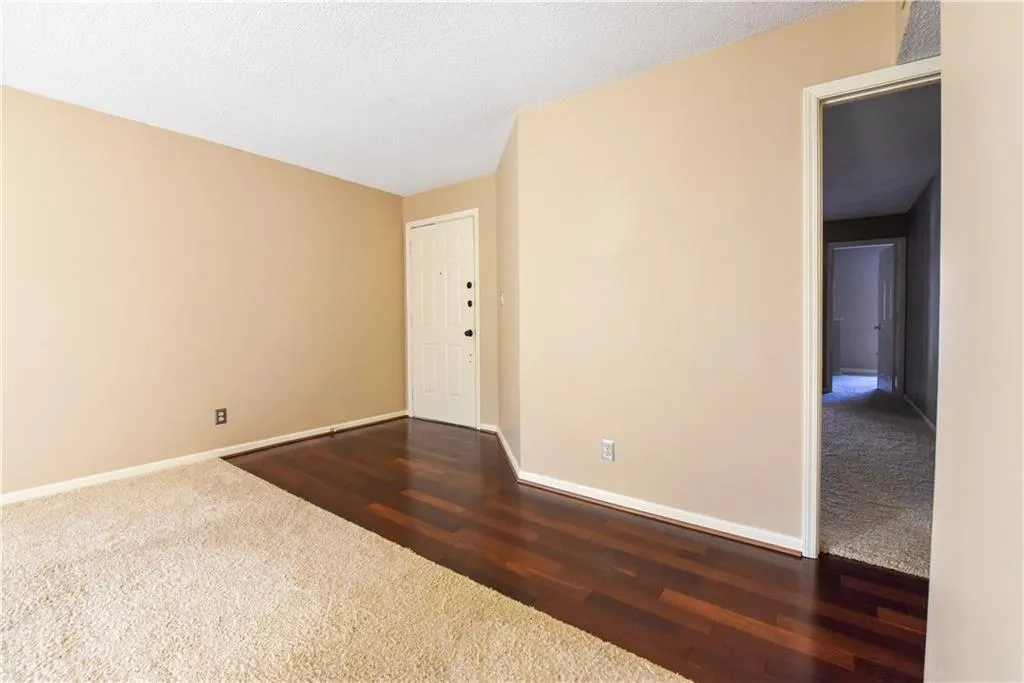 1105 Garden Court, Sandy Springs, Georgia 30328, 2 Bedrooms Bedrooms, ,2 BathroomsBathrooms,Residential,Sold,1105 Garden Court,6812539