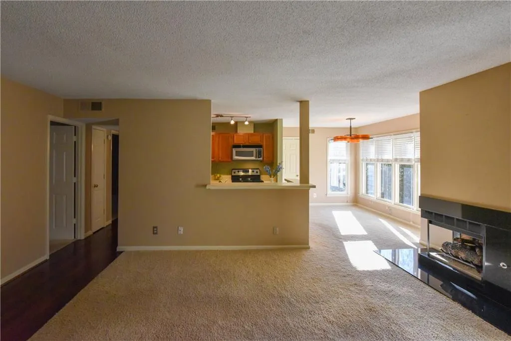1105 Garden Court, Sandy Springs, Georgia 30328, 2 Bedrooms Bedrooms, ,2 BathroomsBathrooms,Residential,Sold,1105 Garden Court,6812539