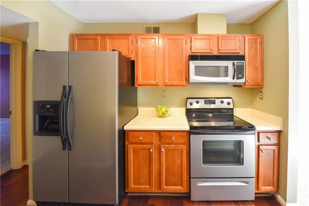 1105 Garden Court, Sandy Springs, Georgia 30328, 2 Bedrooms Bedrooms, ,2 BathroomsBathrooms,Residential,Sold,1105 Garden Court,6812539