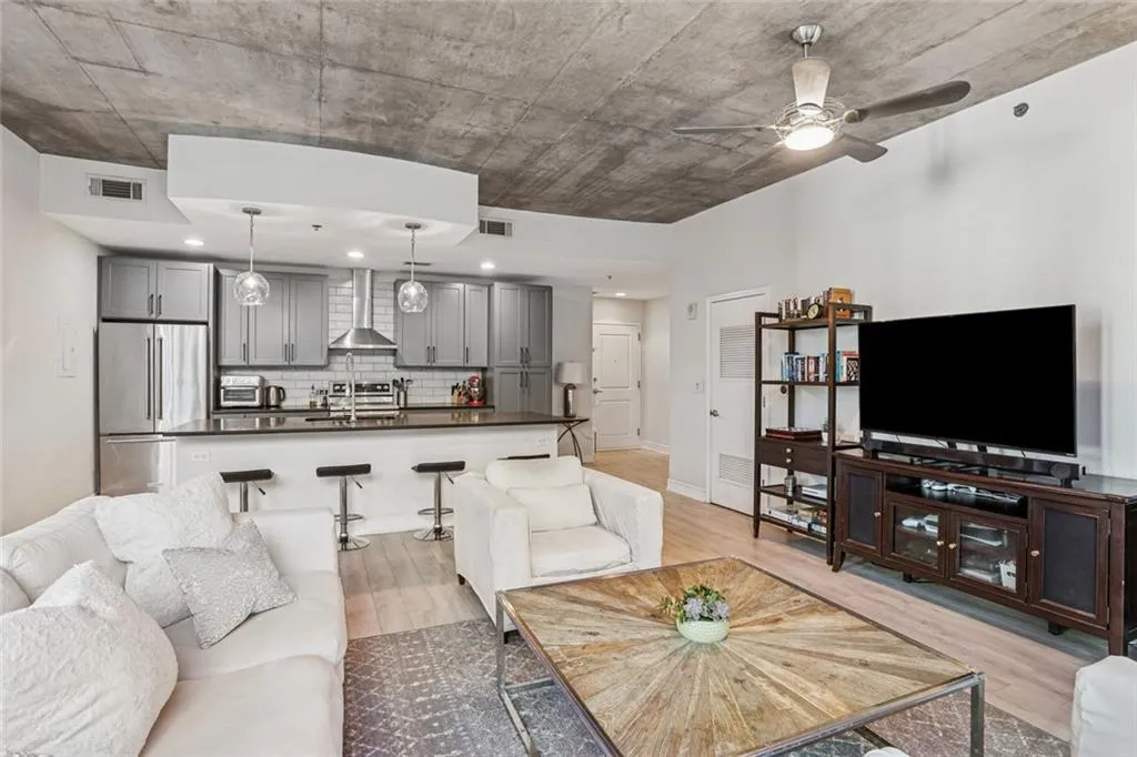 950 W Peachtree Street Nw Unit 803, Atlanta, Georgia 30309, 2 Bedrooms Bedrooms, ,2 BathroomsBathrooms,Residential,For Sale,950 W Peachtree Street Nw Unit 803,7666439