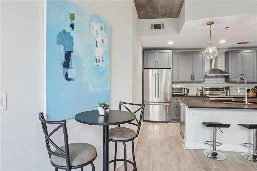 950 W Peachtree Street Nw Unit 803, Atlanta, Georgia 30309, 2 Bedrooms Bedrooms, ,2 BathroomsBathrooms,Residential,For Sale,950 W Peachtree Street Nw Unit 803,7666439