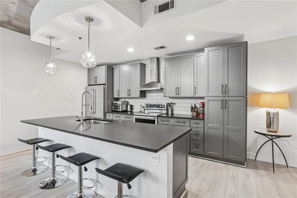 950 W Peachtree Street Nw Unit 803, Atlanta, Georgia 30309, 2 Bedrooms Bedrooms, ,2 BathroomsBathrooms,Residential,For Sale,950 W Peachtree Street Nw Unit 803,7666439