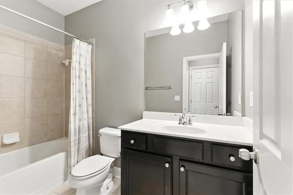 5045 Ridgemont Walk Se Unit 28, Atlanta, Georgia 30339, 4 Bedrooms Bedrooms, ,3 BathroomsBathrooms,Residential,For Sale,5045 Ridgemont Walk Se Unit 28,7626193