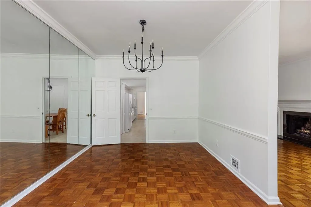 49 Willow Ne, Atlanta, Georgia 30342, 4 Bedrooms Bedrooms, ,4 BathroomsBathrooms,Residential,For Sale,49 Willow Ne,7743659