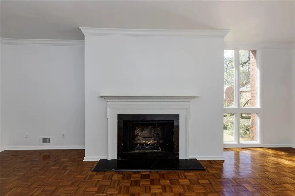 49 Willow Ne, Atlanta, Georgia 30342, 4 Bedrooms Bedrooms, ,4 BathroomsBathrooms,Residential,For Sale,49 Willow Ne,7743659