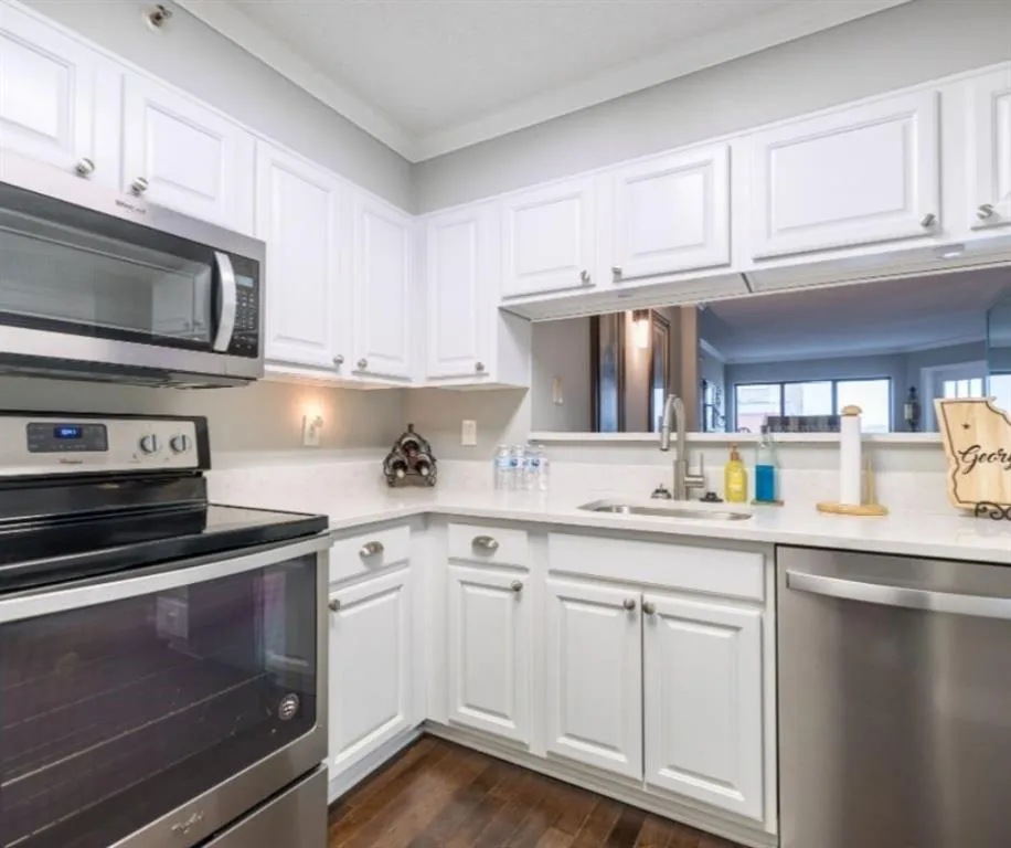 795 Hammond Dr Unit 801, Sandy Springs, Georgia 30328, 2 Bedrooms Bedrooms, ,1 BathroomBathrooms,Residential,Sold,795 Hammond Dr Unit 801,6962792