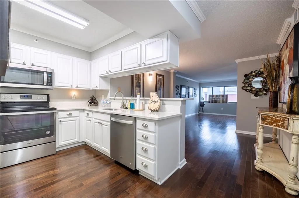 795 Hammond Dr Unit 801, Sandy Springs, Georgia 30328, 2 Bedrooms Bedrooms, ,1 BathroomBathrooms,Residential,Sold,795 Hammond Dr Unit 801,6962792