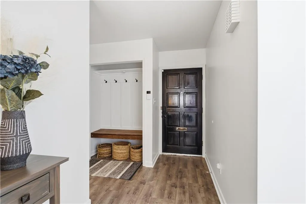 57 Ivy Trail Ne Unit 57, Atlanta, Georgia 30342, 2 Bedrooms Bedrooms, 0 ,2 BathroomsBathrooms,Residential,For Sale,57 Ivy Trail Ne Unit 57,7842286