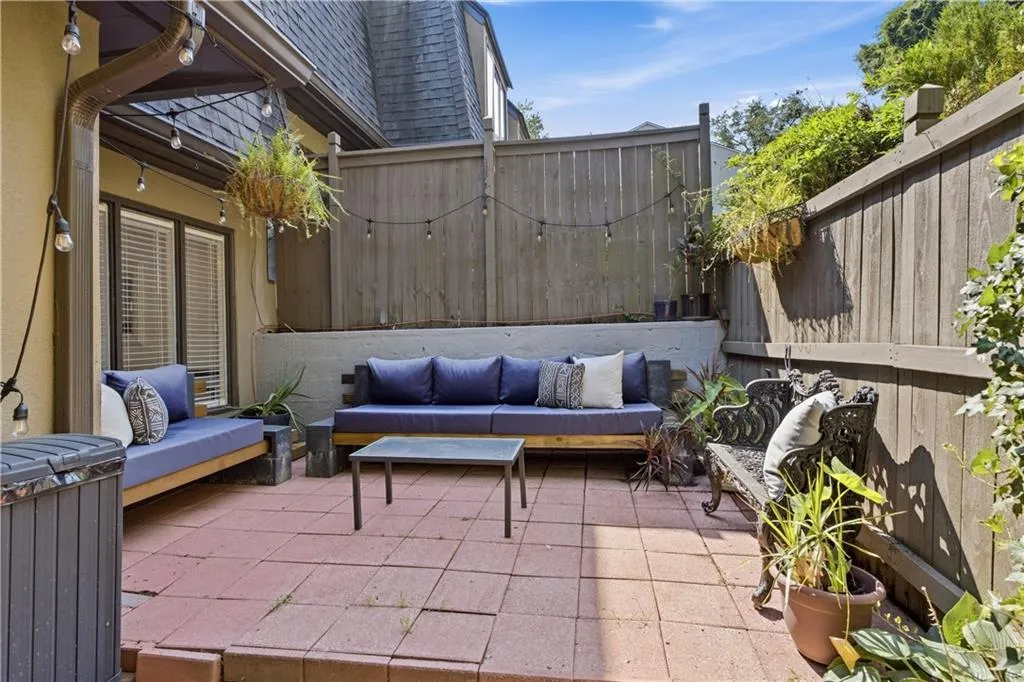 57 Ivy Trail Ne Unit 57, Atlanta, Georgia 30342, 2 Bedrooms Bedrooms, 0 ,2 BathroomsBathrooms,Residential,For Sale,57 Ivy Trail Ne Unit 57,7842286