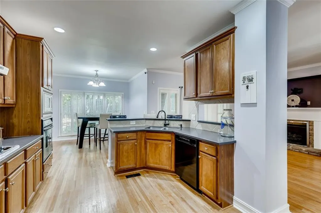 7258 Village Creek Trace, Atlanta, Georgia 30328, 4 Bedrooms Bedrooms, ,3 BathroomsBathrooms,Residential,Sold,7258 Village Creek Trace,6945060