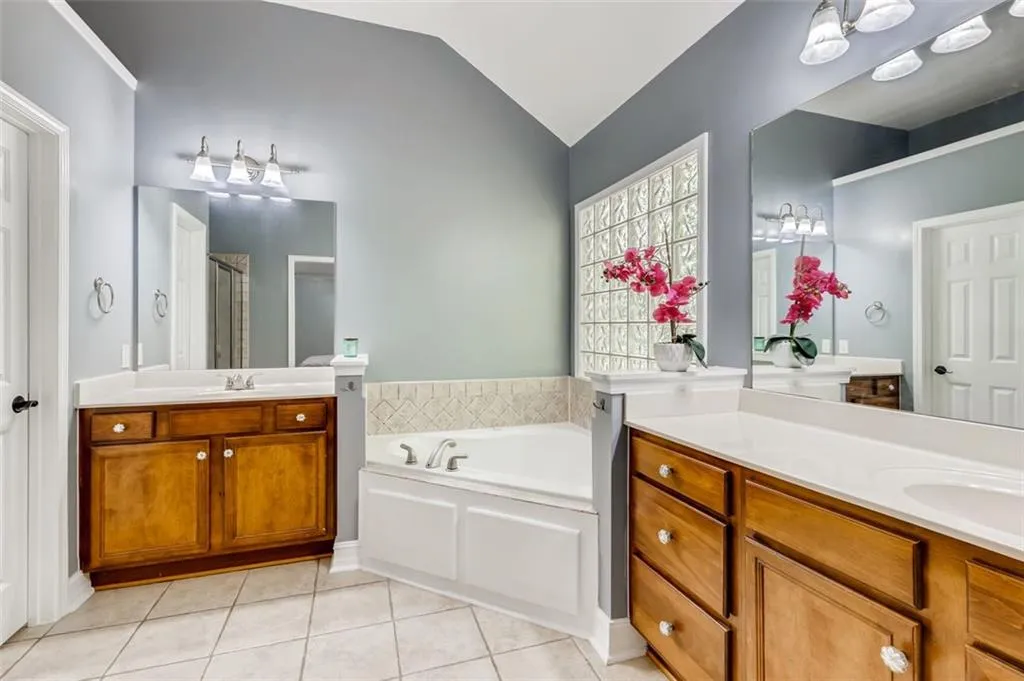 7258 Village Creek Trace, Atlanta, Georgia 30328, 4 Bedrooms Bedrooms, ,3 BathroomsBathrooms,Residential,Sold,7258 Village Creek Trace,6945060
