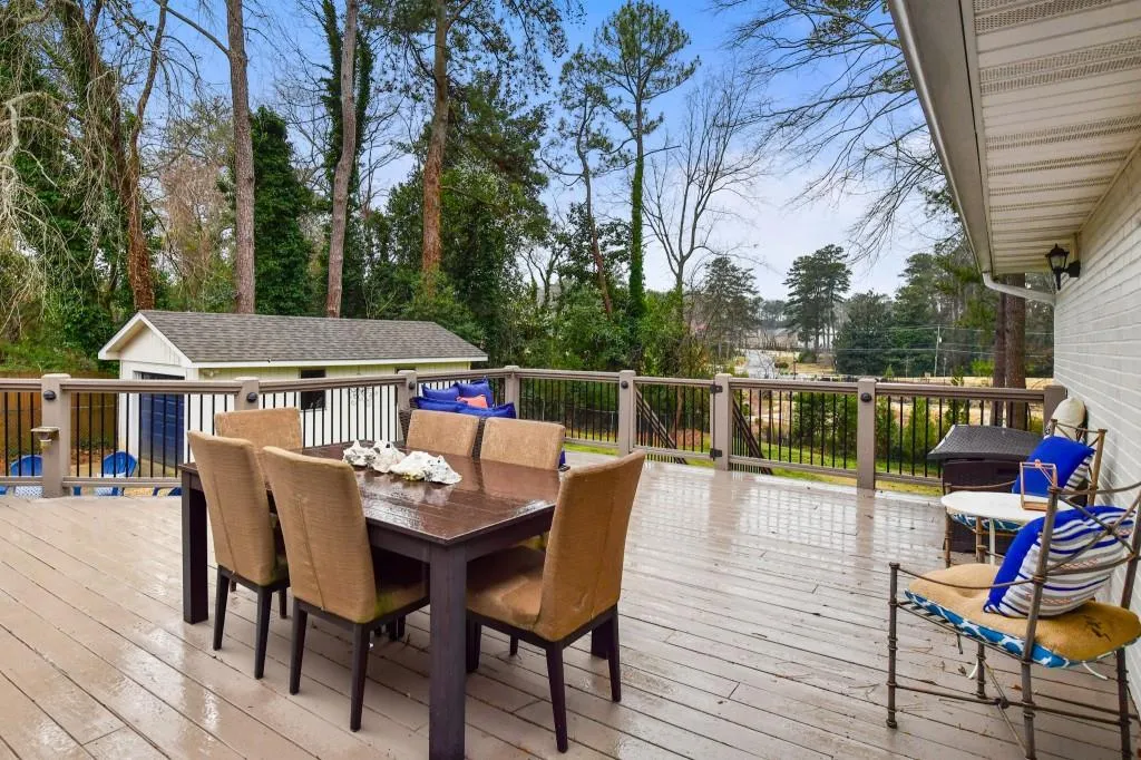 6350 N Hampton Drive, Sandy Springs, Georgia 30328, 4 Bedrooms Bedrooms, ,3 BathroomsBathrooms,Residential,Sold,6350 N Hampton Drive,6691083