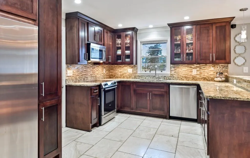 6350 N Hampton Drive, Sandy Springs, Georgia 30328, 4 Bedrooms Bedrooms, ,3 BathroomsBathrooms,Residential,Sold,6350 N Hampton Drive,6691083
