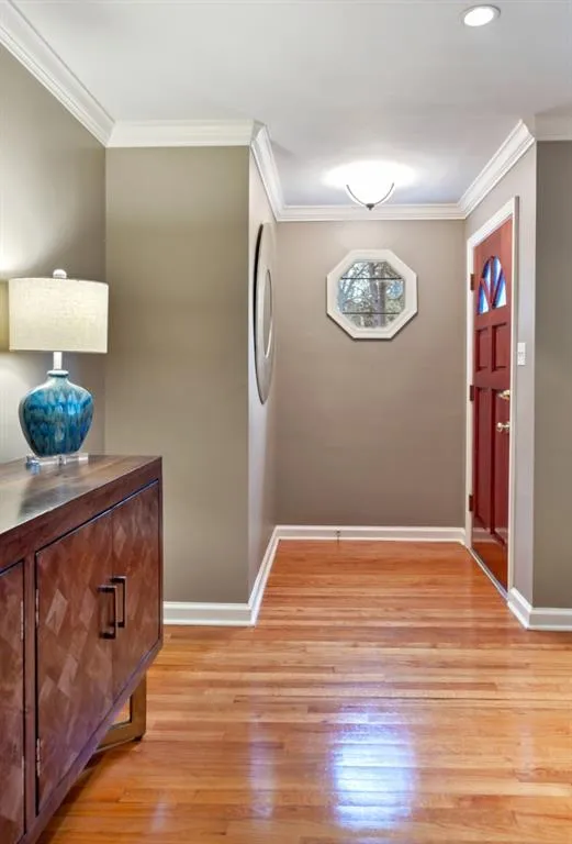 6350 N Hampton Drive, Sandy Springs, Georgia 30328, 4 Bedrooms Bedrooms, ,3 BathroomsBathrooms,Residential,Sold,6350 N Hampton Drive,6691083
