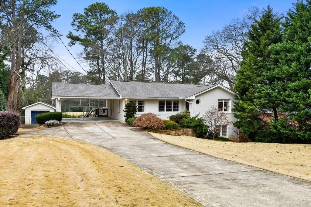 6350 N Hampton Drive, Sandy Springs, Georgia 30328, 4 Bedrooms Bedrooms, ,3 BathroomsBathrooms,Residential,Sold,6350 N Hampton Drive,6691083