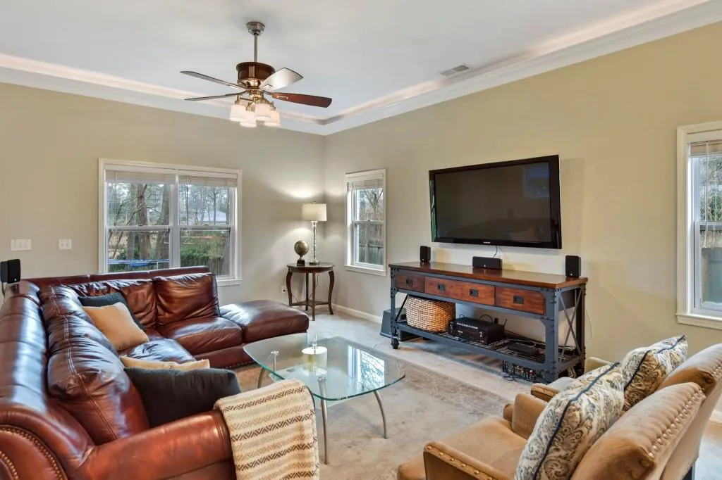 6350 N Hampton Drive, Sandy Springs, Georgia 30328, 4 Bedrooms Bedrooms, ,3 BathroomsBathrooms,Residential,Sold,6350 N Hampton Drive,6691083