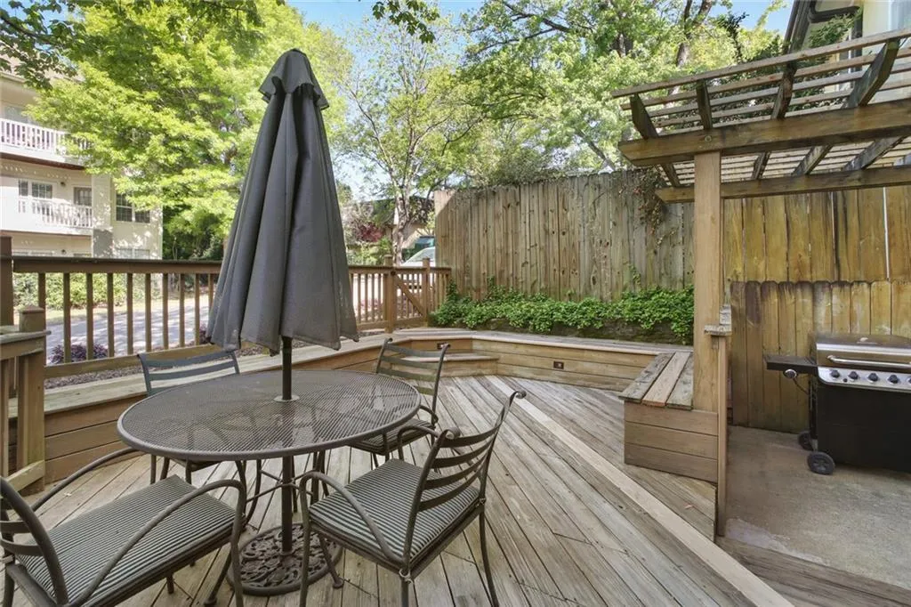 6904 Park Avenue, Sandy Springs, Georgia 30342, 2 Bedrooms Bedrooms, ,1 BathroomBathrooms,Residential,Sold,6904 Park Avenue,7033366