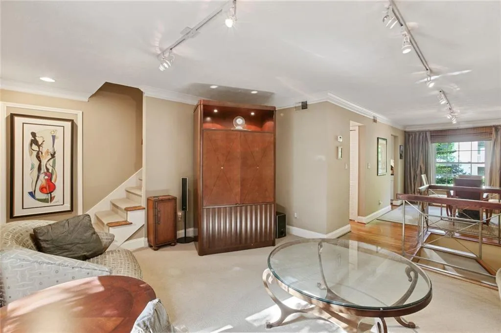 6904 Park Avenue, Sandy Springs, Georgia 30342, 2 Bedrooms Bedrooms, ,1 BathroomBathrooms,Residential,Sold,6904 Park Avenue,7033366