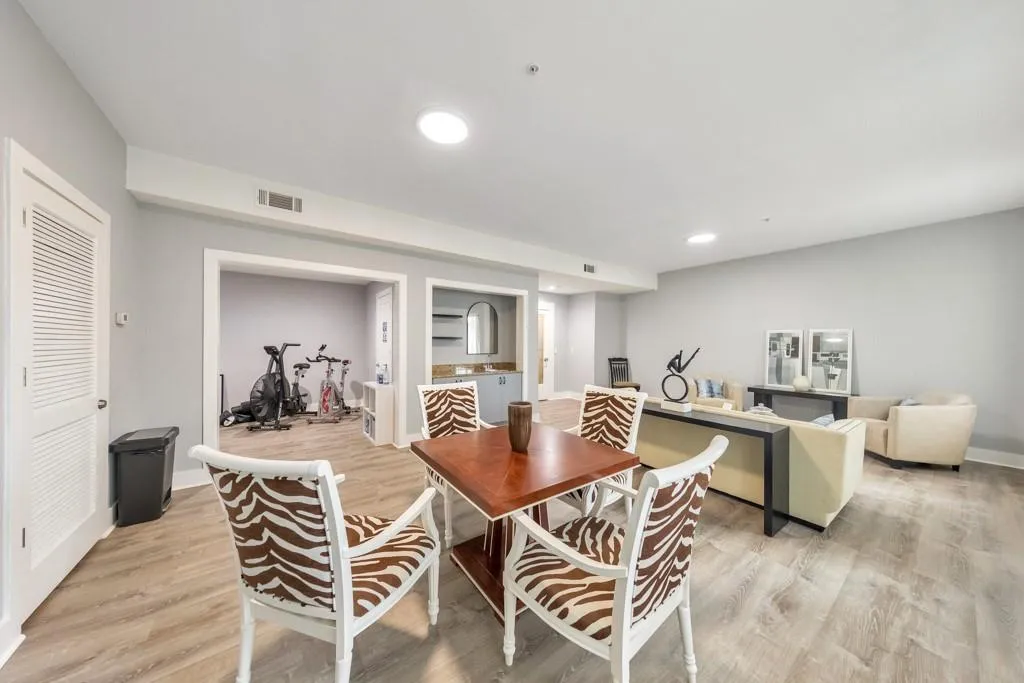 3655 Peachtree Road Ne Unit 101, Atlanta, Georgia 30319, 2 Bedrooms Bedrooms, 0 ,2 BathroomsBathrooms,Residential,For Sale,3655 Peachtree Road Ne Unit 101,7804591