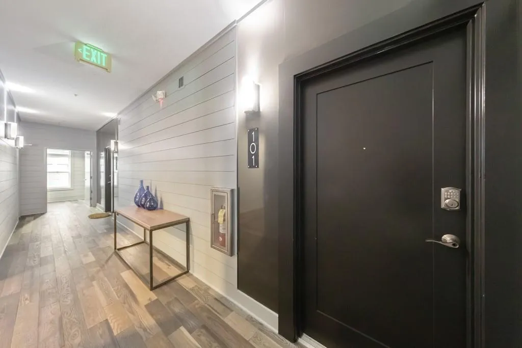 3655 Peachtree Road Ne Unit 101, Atlanta, Georgia 30319, 2 Bedrooms Bedrooms, 0 ,2 BathroomsBathrooms,Residential,For Sale,3655 Peachtree Road Ne Unit 101,7804591