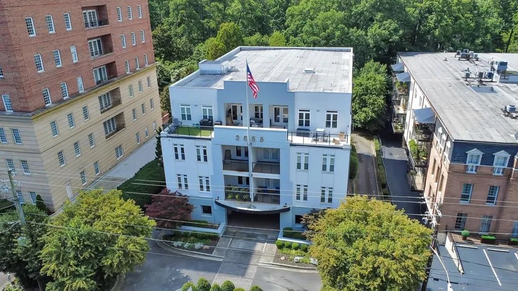 3655 Peachtree Road Ne Unit 101, Atlanta, Georgia 30319, 2 Bedrooms Bedrooms, 0 ,2 BathroomsBathrooms,Residential,For Sale,3655 Peachtree Road Ne Unit 101,7804591