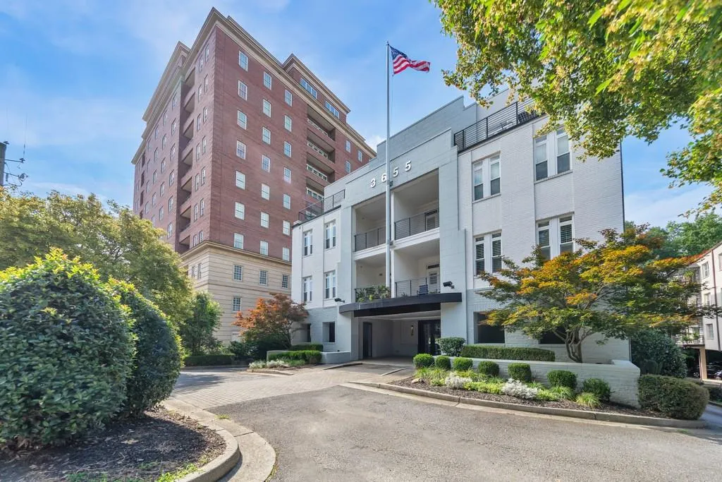 3655 Peachtree Road Ne Unit 101, Atlanta, Georgia 30319, 2 Bedrooms Bedrooms, 0 ,2 BathroomsBathrooms,Residential,For Sale,3655 Peachtree Road Ne Unit 101,7804591