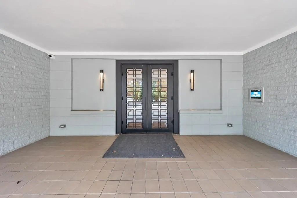 3655 Peachtree Road Ne Unit 101, Atlanta, Georgia 30319, 2 Bedrooms Bedrooms, 0 ,2 BathroomsBathrooms,Residential,For Sale,3655 Peachtree Road Ne Unit 101,7804591
