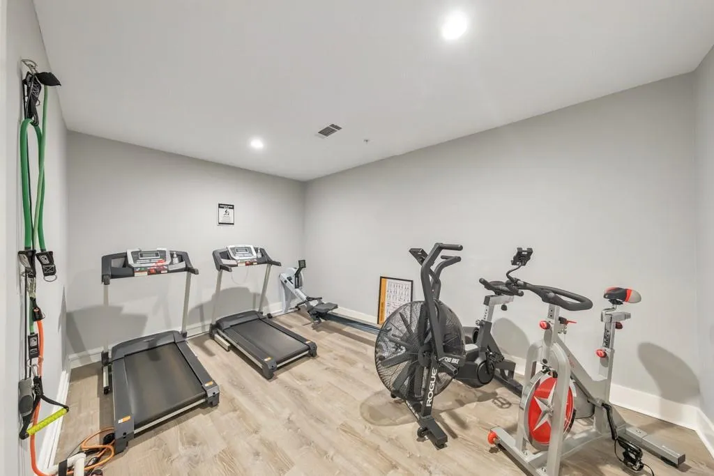 3655 Peachtree Road Ne Unit 101, Atlanta, Georgia 30319, 2 Bedrooms Bedrooms, 0 ,2 BathroomsBathrooms,Residential,For Sale,3655 Peachtree Road Ne Unit 101,7804591